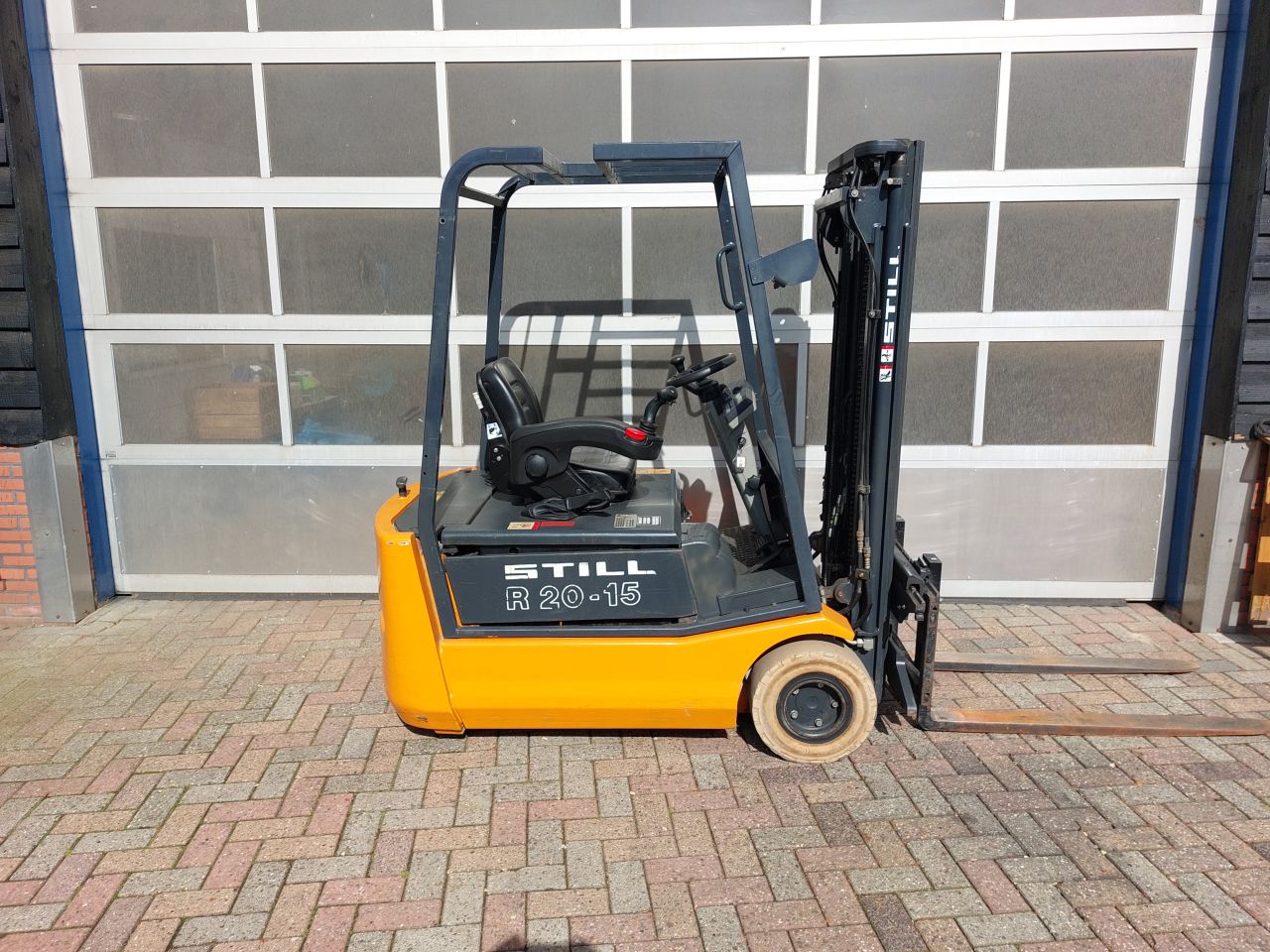 Still R20-15 triplex sideshift