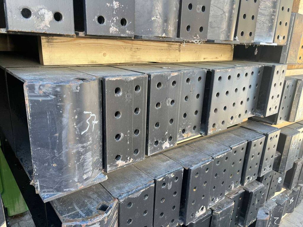 Enkelzijdig Draagarmstelling 8x24