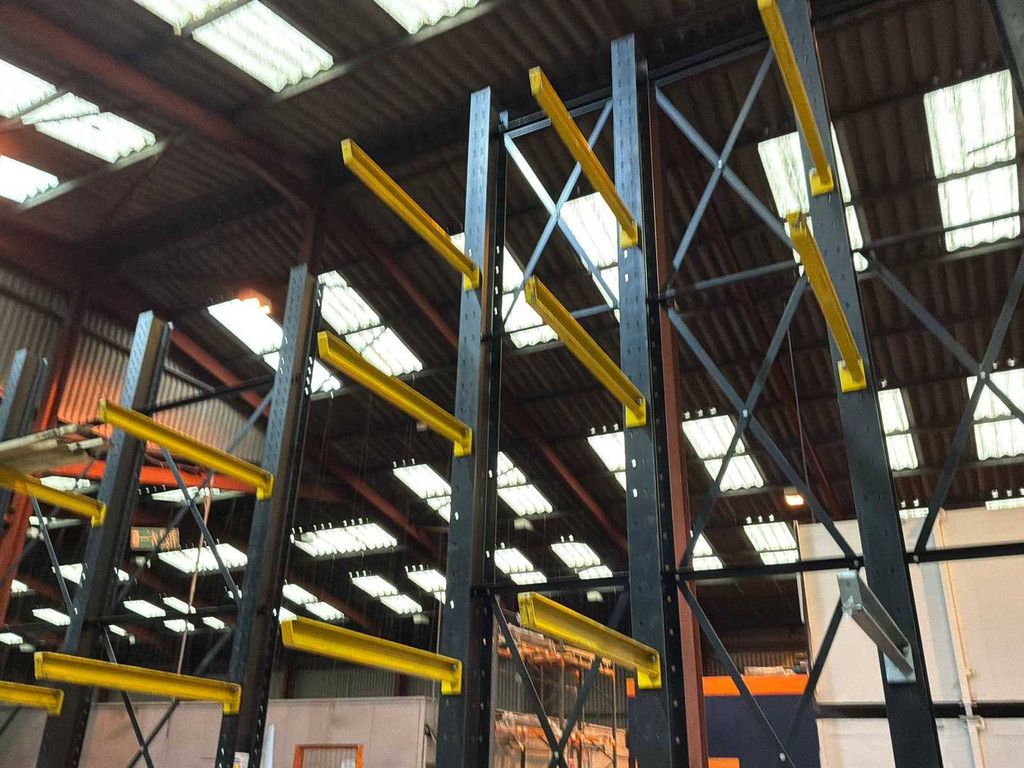 Enkelzijdig Draagarmstelling 8x24