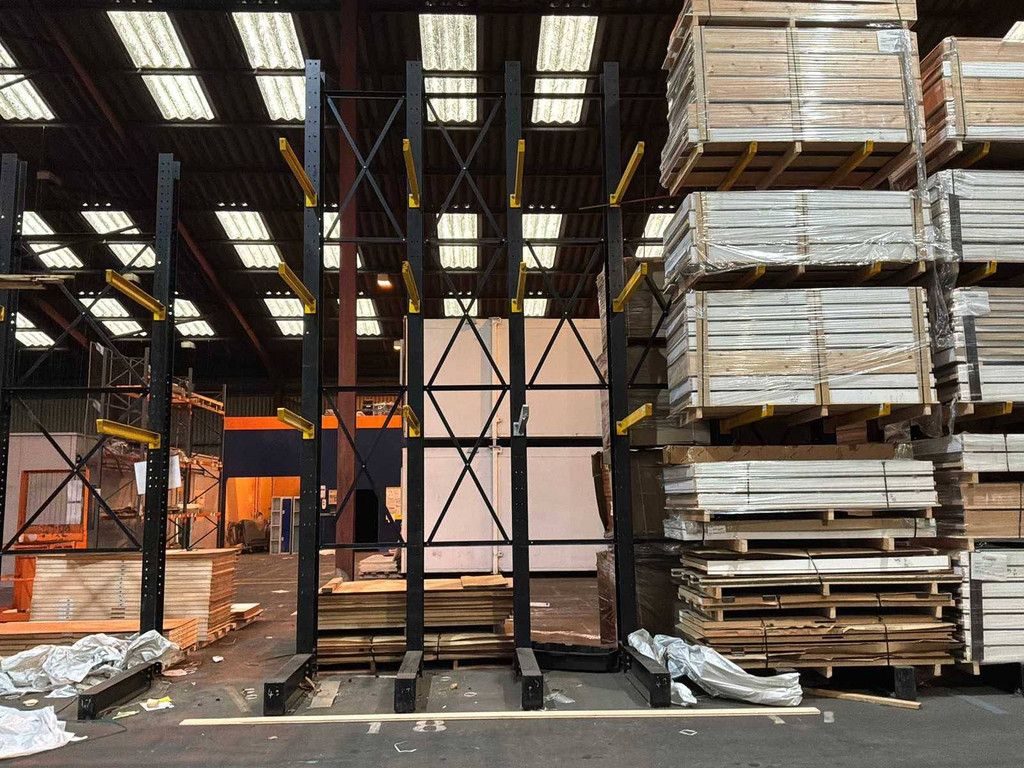 Enkelzijdig Draagarmstelling 8x24