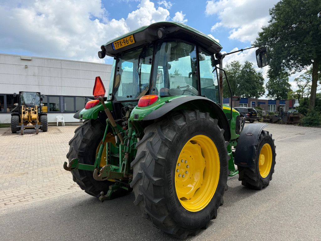 John Deere 5720