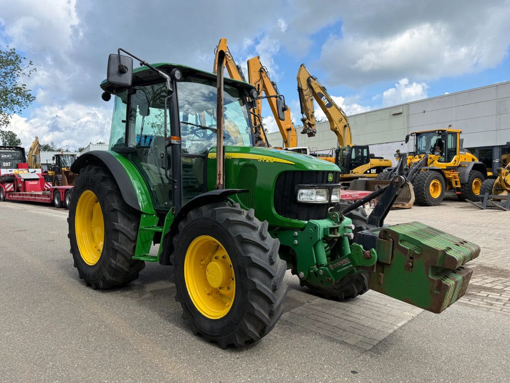 John Deere 5720