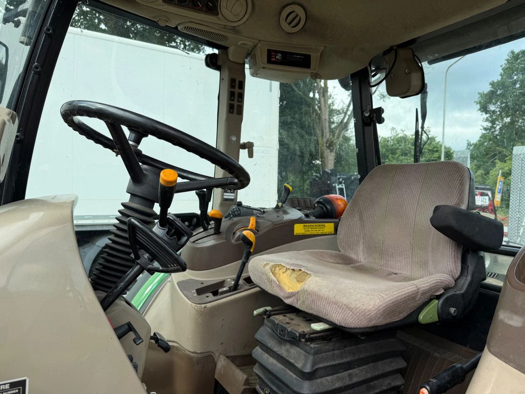 John Deere 5720