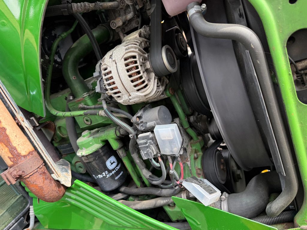 John Deere 5720