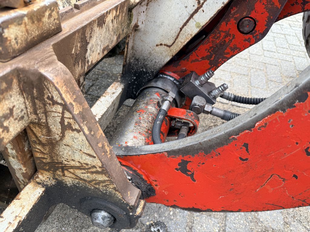 O&K L8-1 Shovel
