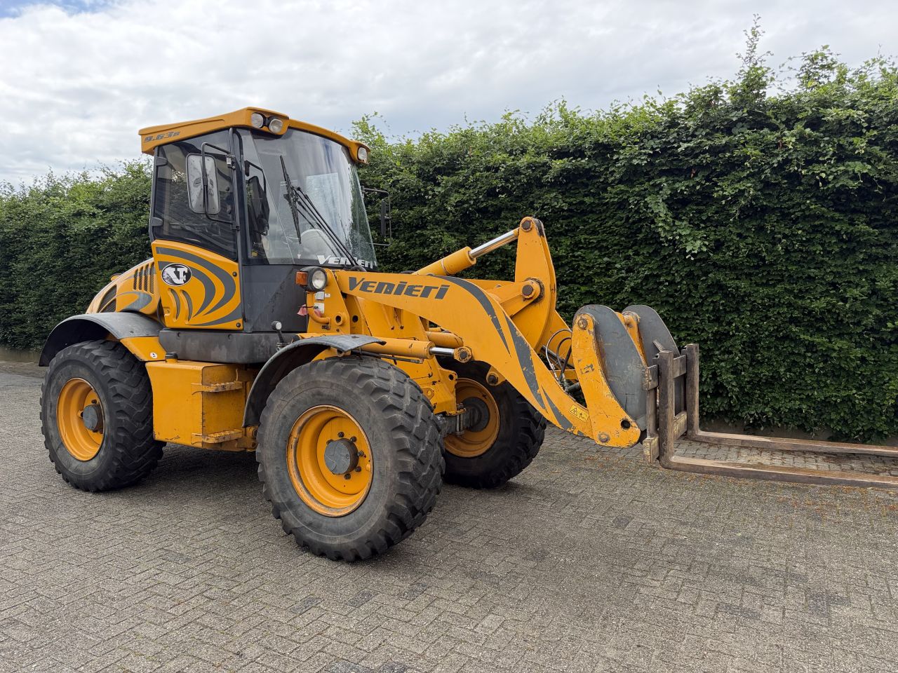 Venieri 963B shovel met 5931 uur