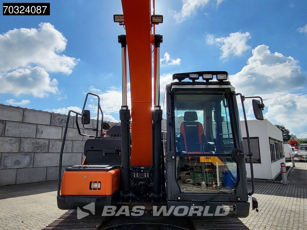 Doosan DX140 LC-5 3 Buckets