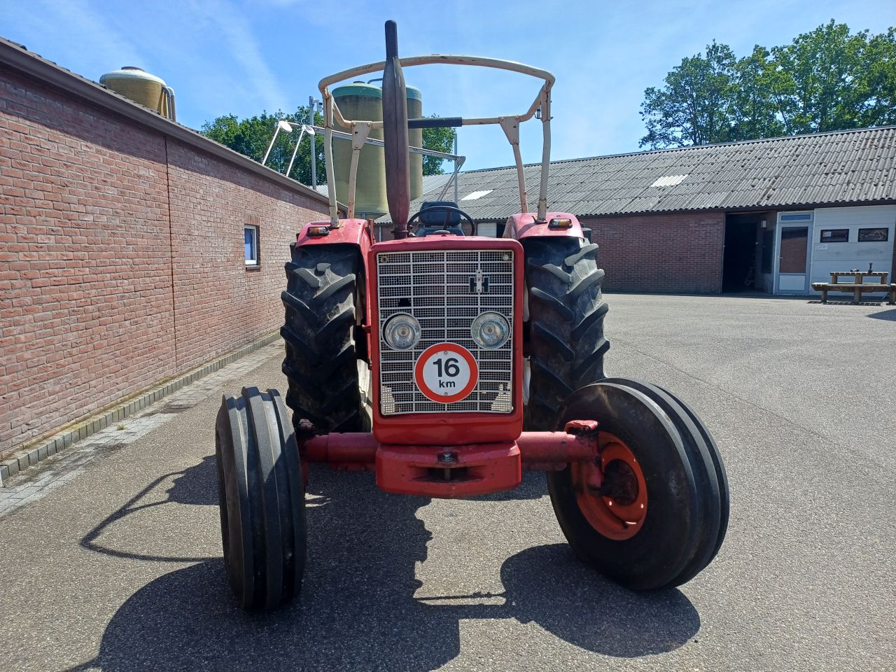 International 824