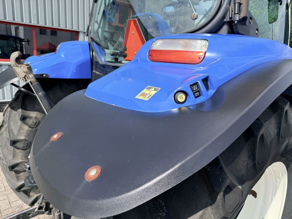 New Holland T6030 Delta Electro Command