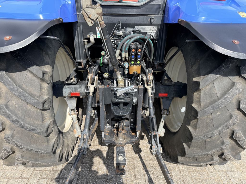 New Holland T6030 Delta Electro Command