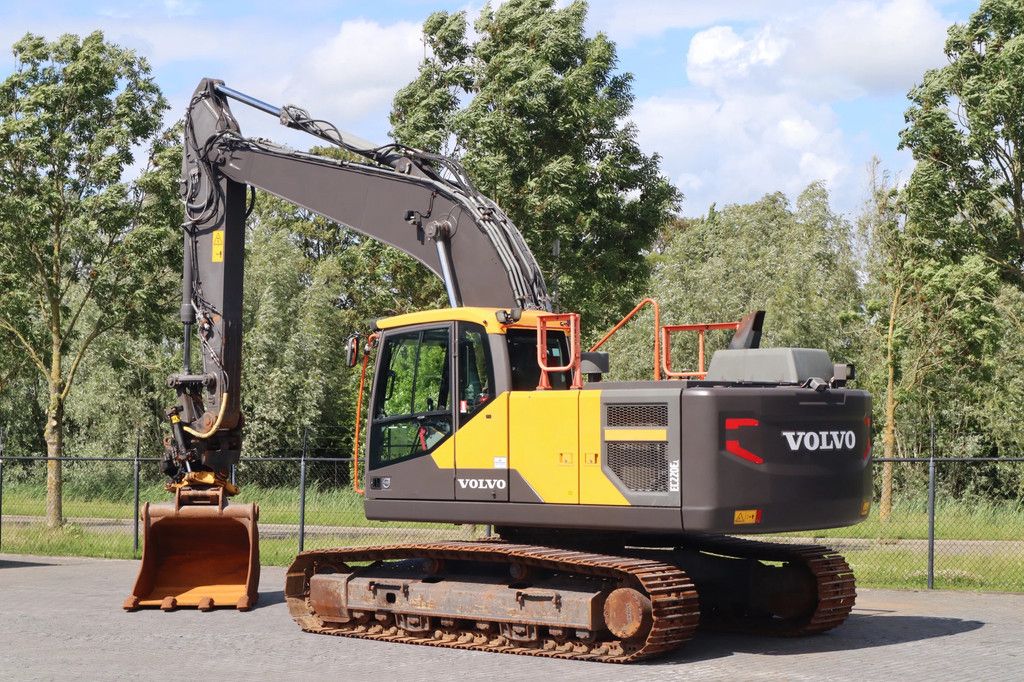 Volvo EC220EL | EC 220 EL | TILT ROTATOR | BUCKET