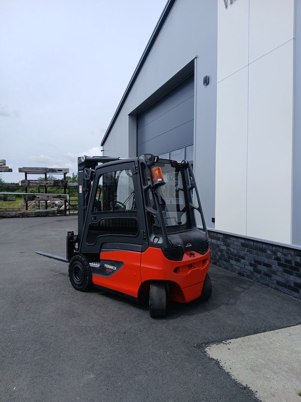 Linde E25-01