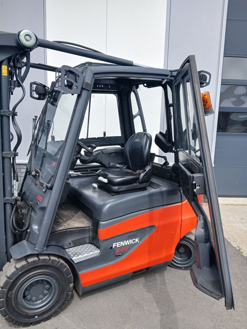 Linde E25-01