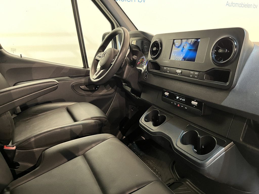 Mercedes-Benz Sprinter 315 CDI L2H2 RWD Automaat / Servicebus / Kastinrichting / Euro 6 / Airco / CarPlay / Cruise Control / Camera / Trekhaak / Imperiaal
