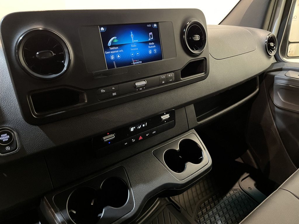 Mercedes-Benz Sprinter 315 CDI L2H2 RWD Automaat / Servicebus / Kastinrichting / Euro 6 / Airco / CarPlay / Cruise Control / Camera / Trekhaak / Imperiaal