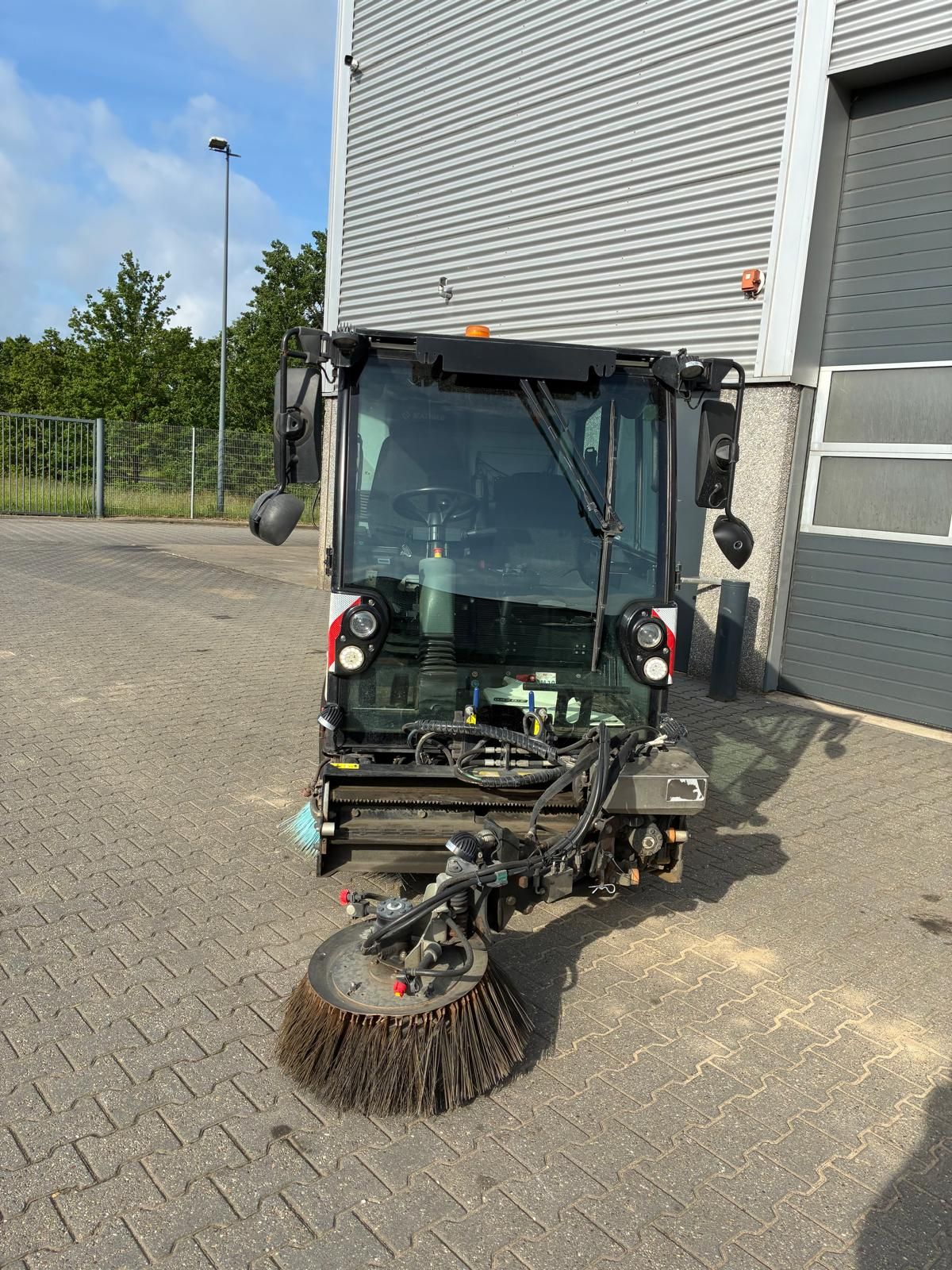 Mathieu MC210 Veeg/zuigwagen