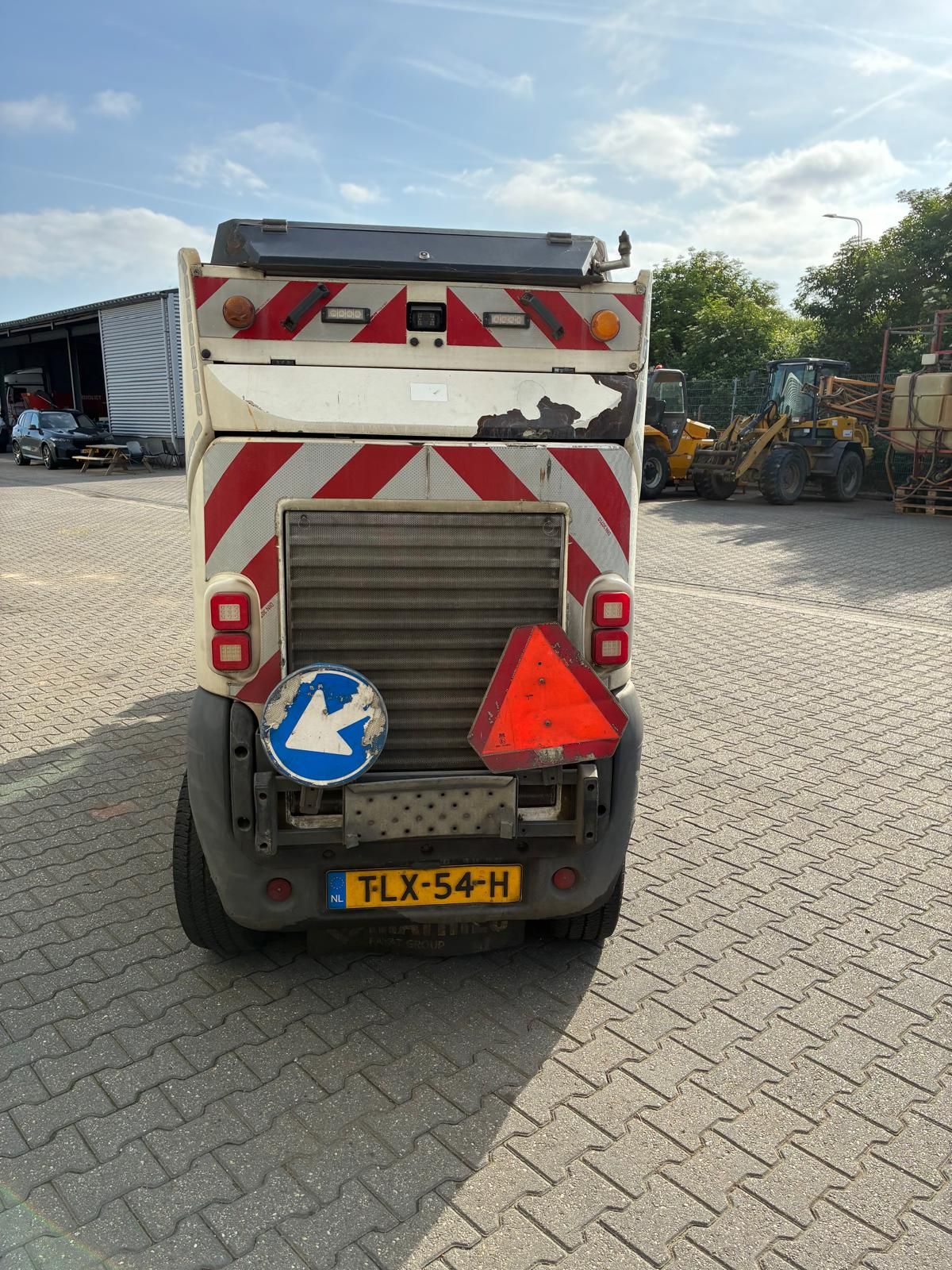 Mathieu MC210 Veeg/zuigwagen