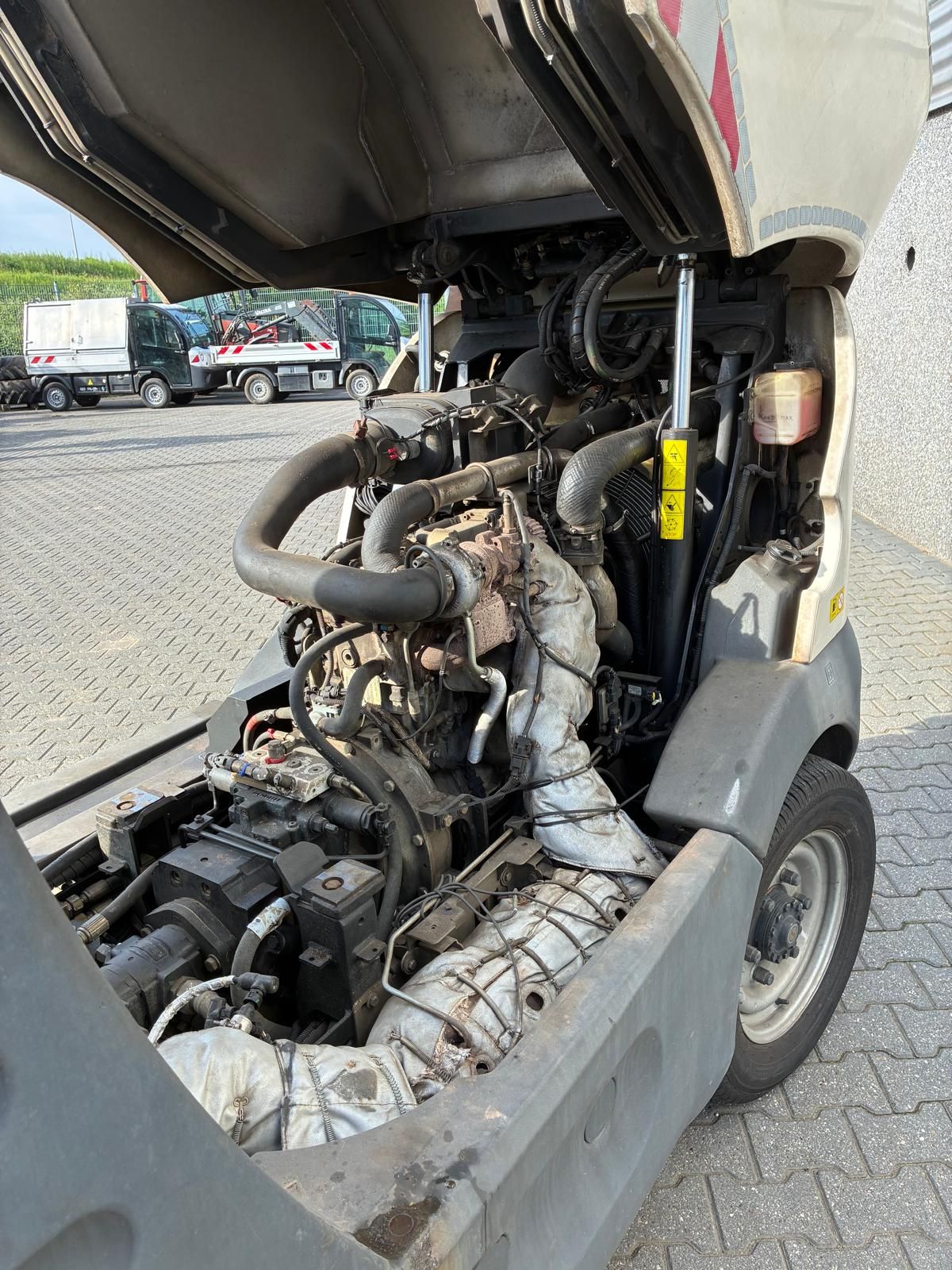 Mathieu MC210 Veeg/zuigwagen
