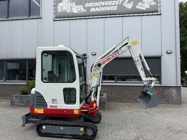Takeuchi TB016 1.7T Minigraver Minikraan CAT Kubota Bobcat