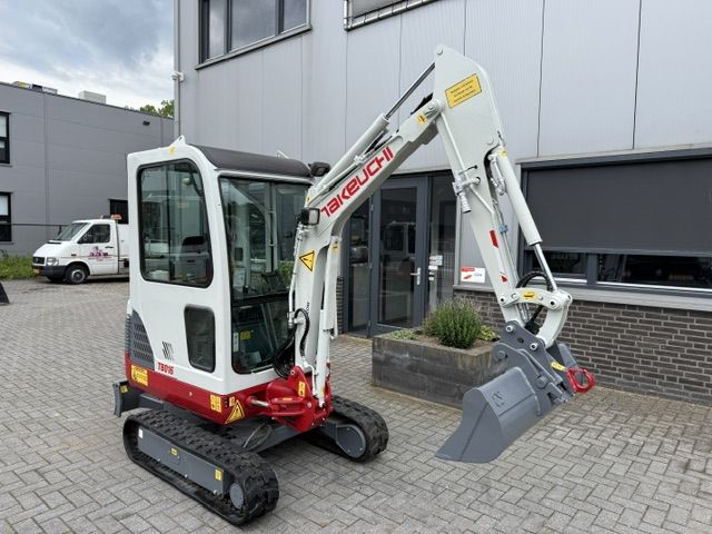 Takeuchi TB016 1.7T Minigraver Minikraan CAT Kubota Bobcat