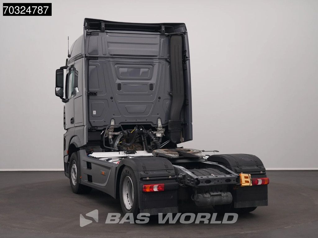 Mercedes Actros 1851 4X2 BigSpace Retarder 2xTanks ACC