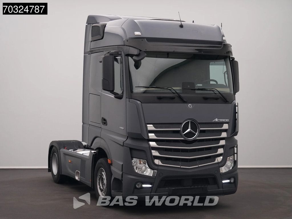 Mercedes Actros 1851 4X2 BigSpace Retarder 2xTanks ACC