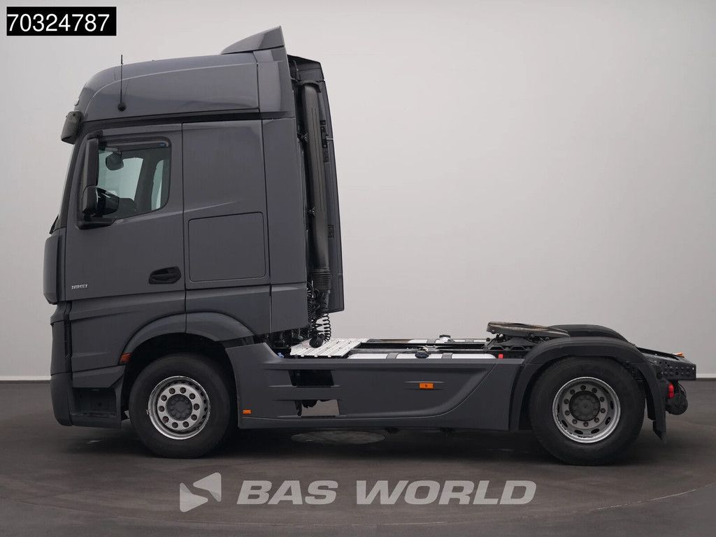 Mercedes Actros 1851 4X2 BigSpace Retarder 2xTanks ACC
