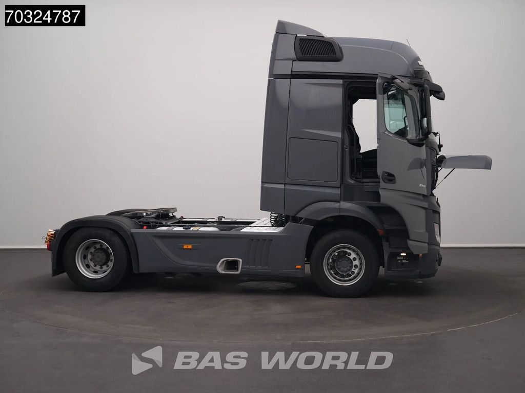 Mercedes Actros 1851 4X2 BigSpace Retarder 2xTanks ACC