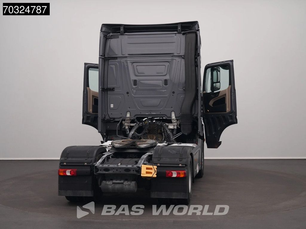 Mercedes Actros 1851 4X2 BigSpace Retarder 2xTanks ACC
