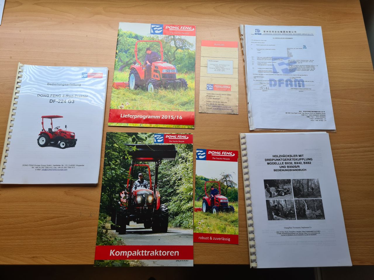 Dong Feng DF 224G3 trekker tuin tractor versnipperaar bloter.