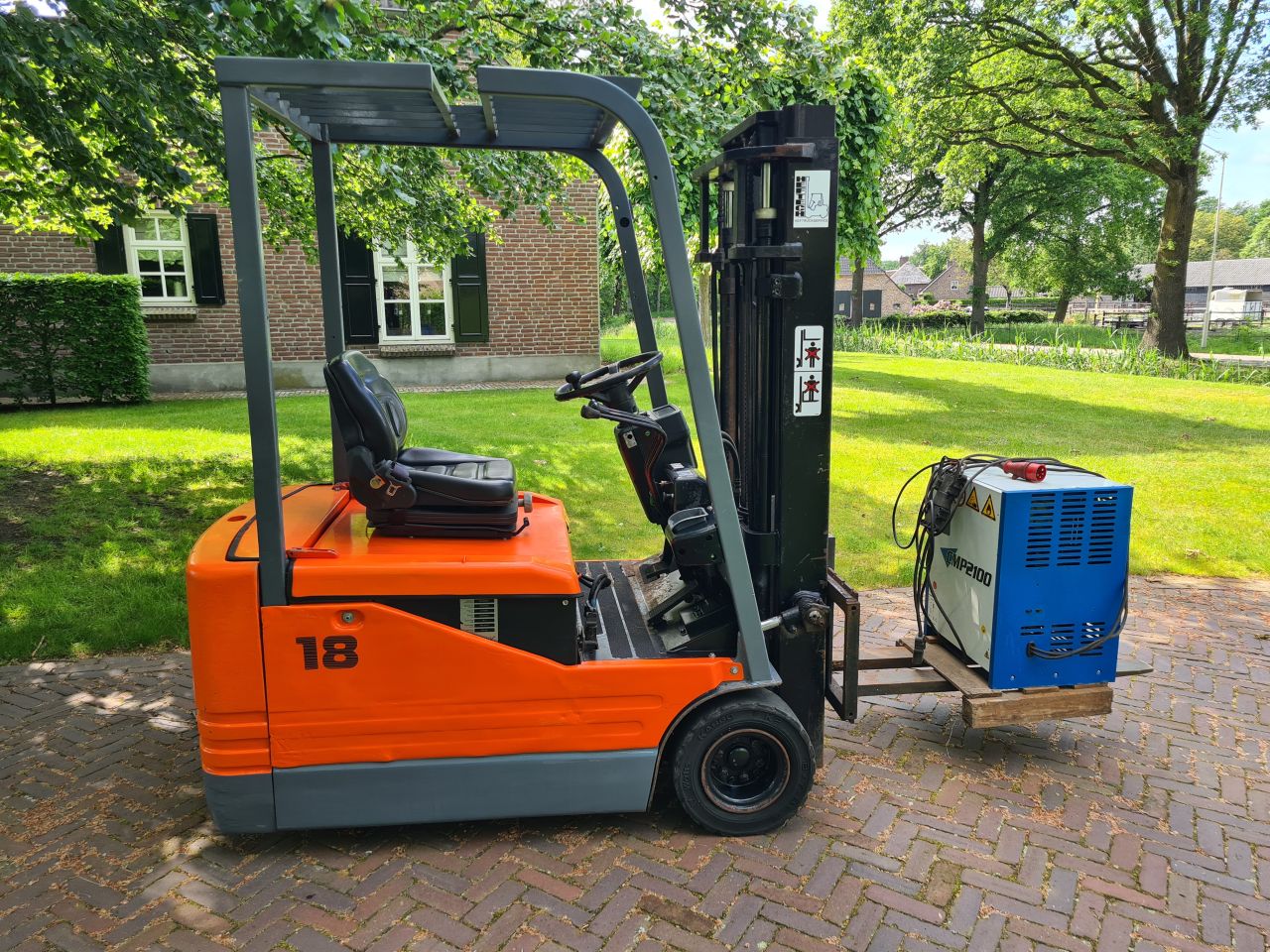 Zeer nette Toyota 18 elektrische elektrisch heftruck 1.8 T