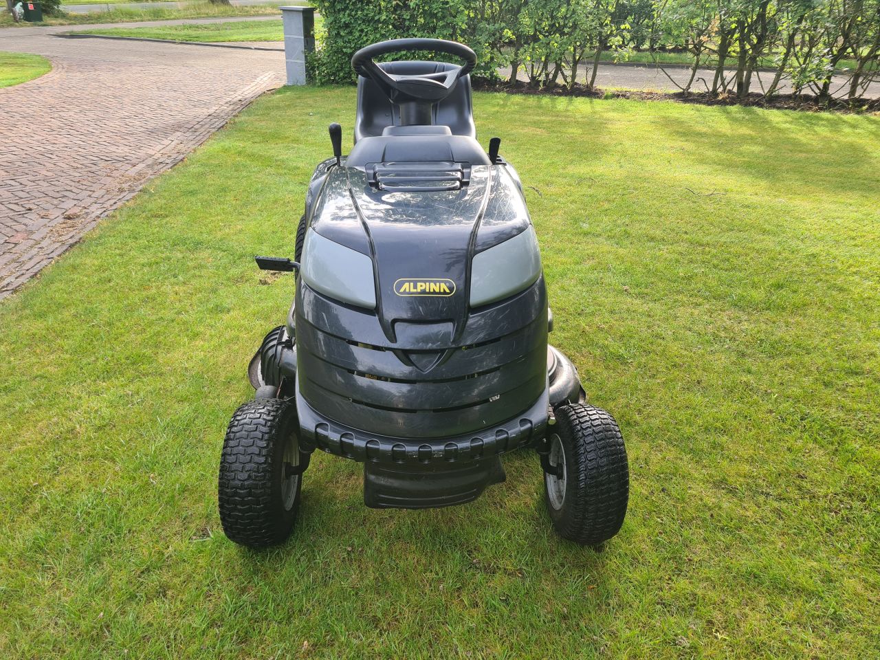 Stiga Alpina BT 98 zitmaaier zijlosser mulch maaidek.