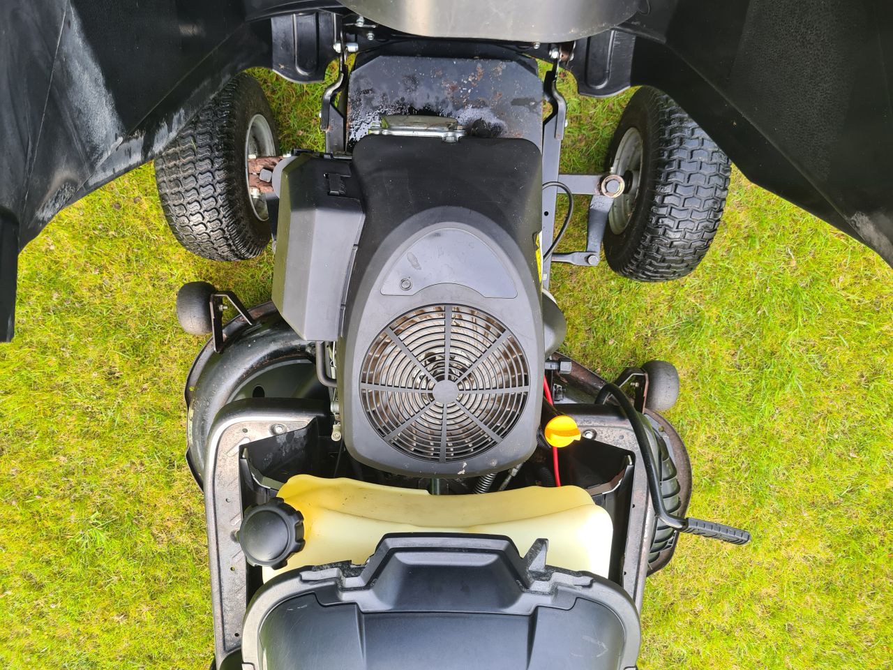 Stiga Alpina BT 98 zitmaaier zijlosser mulch maaidek.
