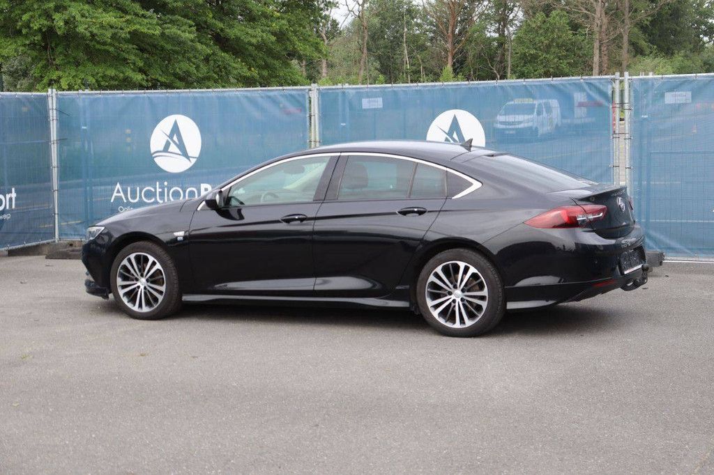 Passenger car Opel Insignia Diesel 110hp 2019 (Margin)