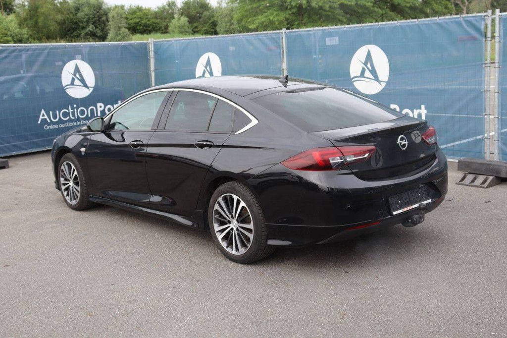 Passenger car Opel Insignia Diesel 110hp 2019 (Margin)