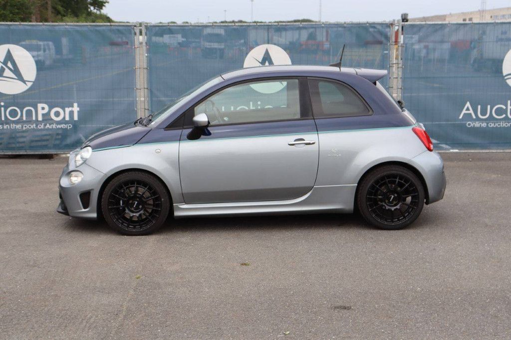 Pkw Abarth 695 Benzin 180 PS 2018 (Margin)