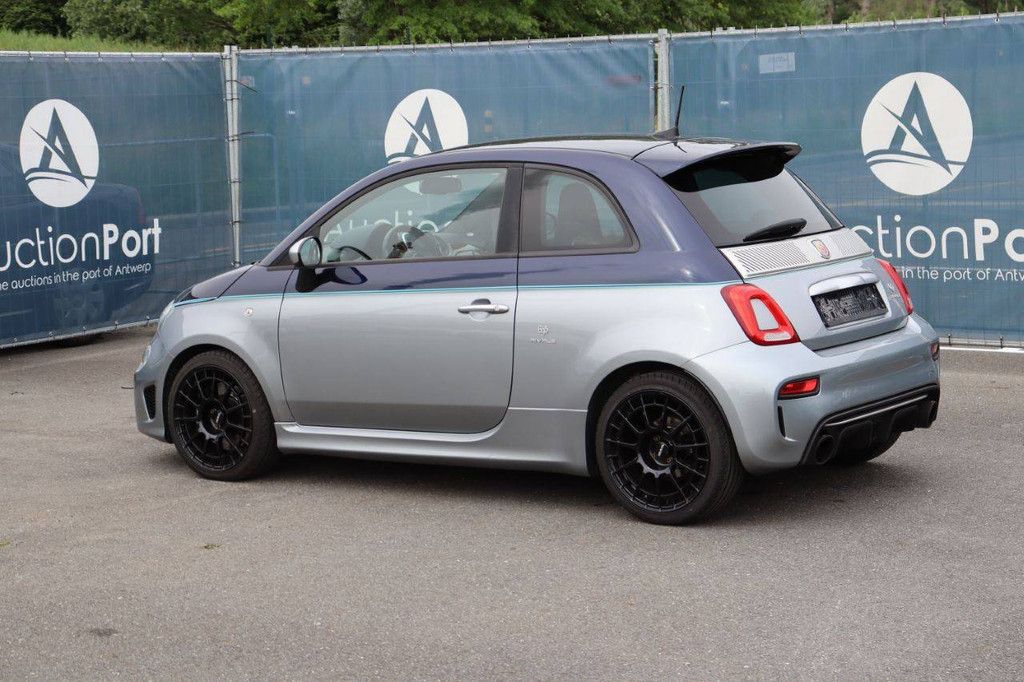 Pkw Abarth 695 Benzin 180 PS 2018 (Margin)