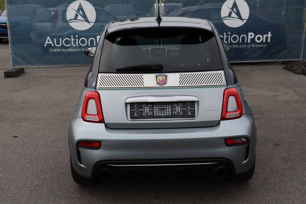 Pkw Abarth 695 Benzin 180 PS 2018 (Margin)