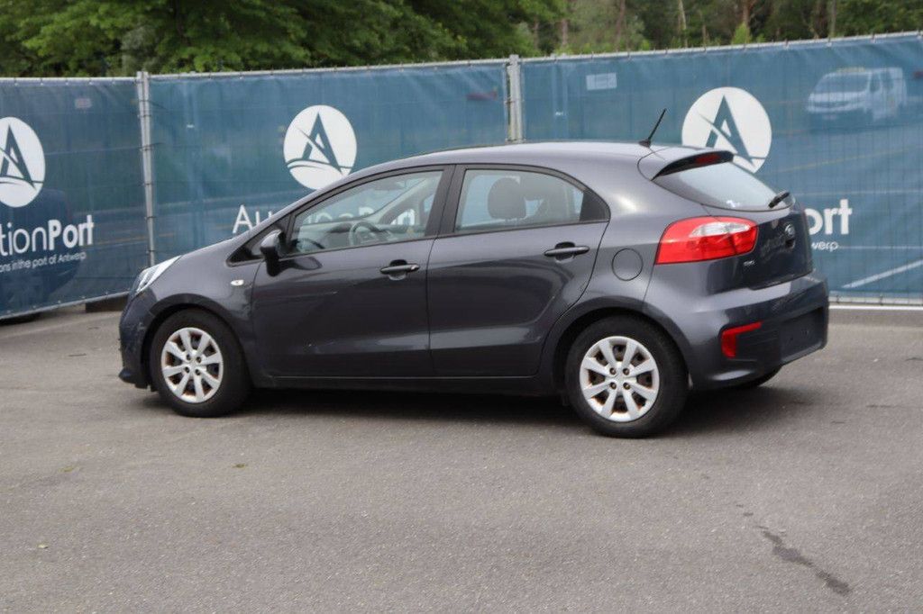 Pkw Kia Rio Benzin 84 PS 2016 (Marge)
