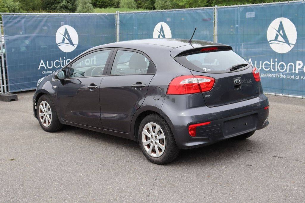Pkw Kia Rio Benzin 84 PS 2016 (Marge)