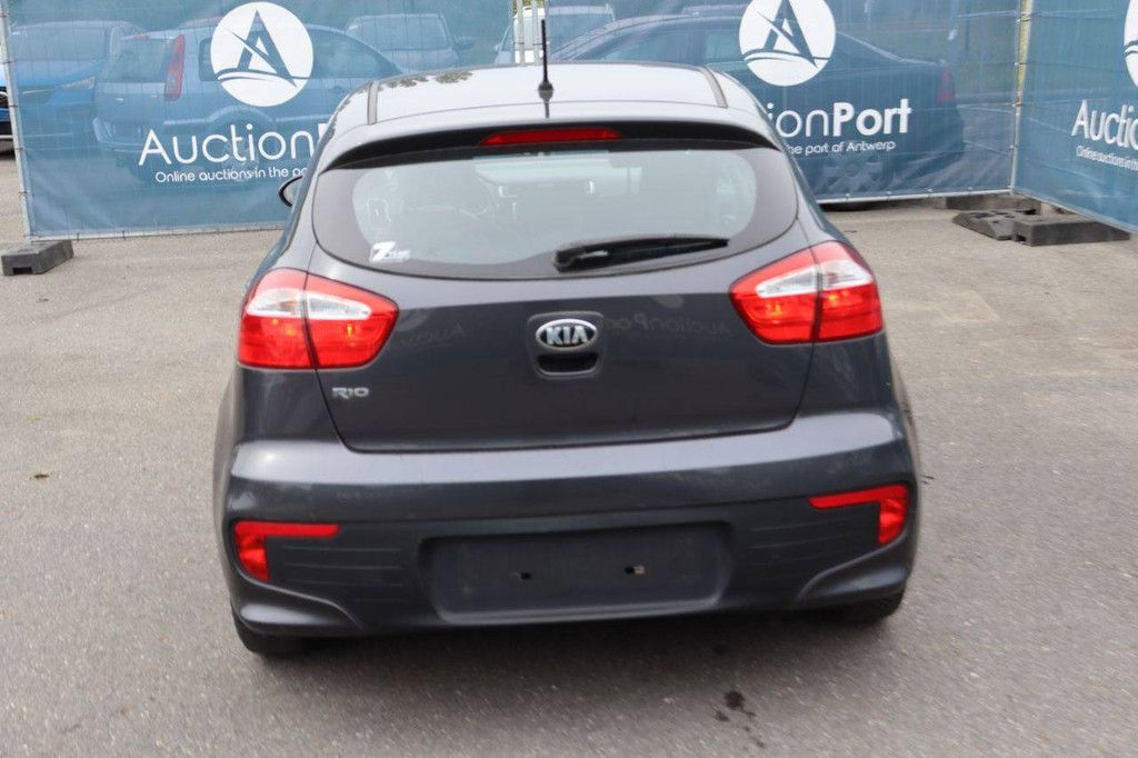 Pkw Kia Rio Benzin 84 PS 2016 (Marge)