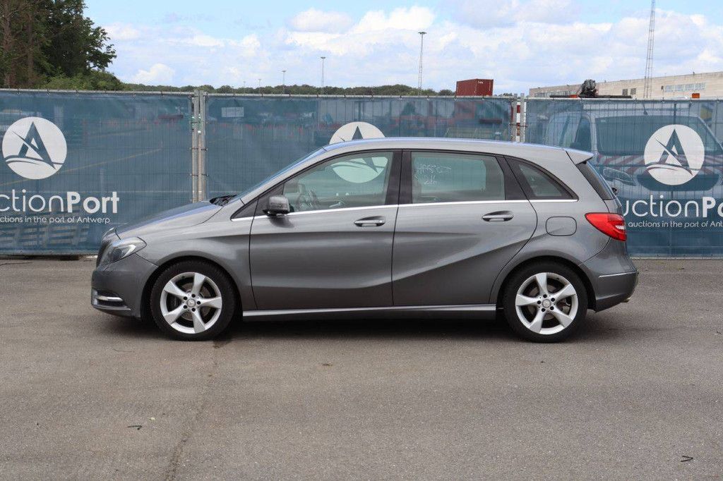 Passenger car Mercedes-Benz B-Class Diesel 109hp 2012 (Margin)