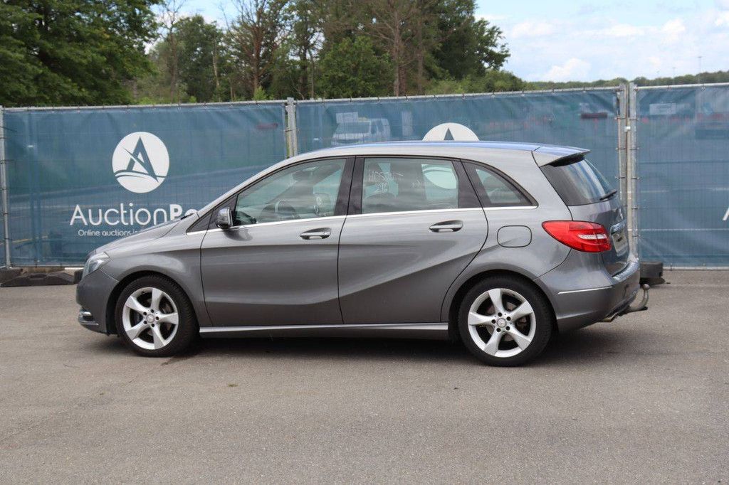 Passenger car Mercedes-Benz B-Class Diesel 109hp 2012 (Margin)
