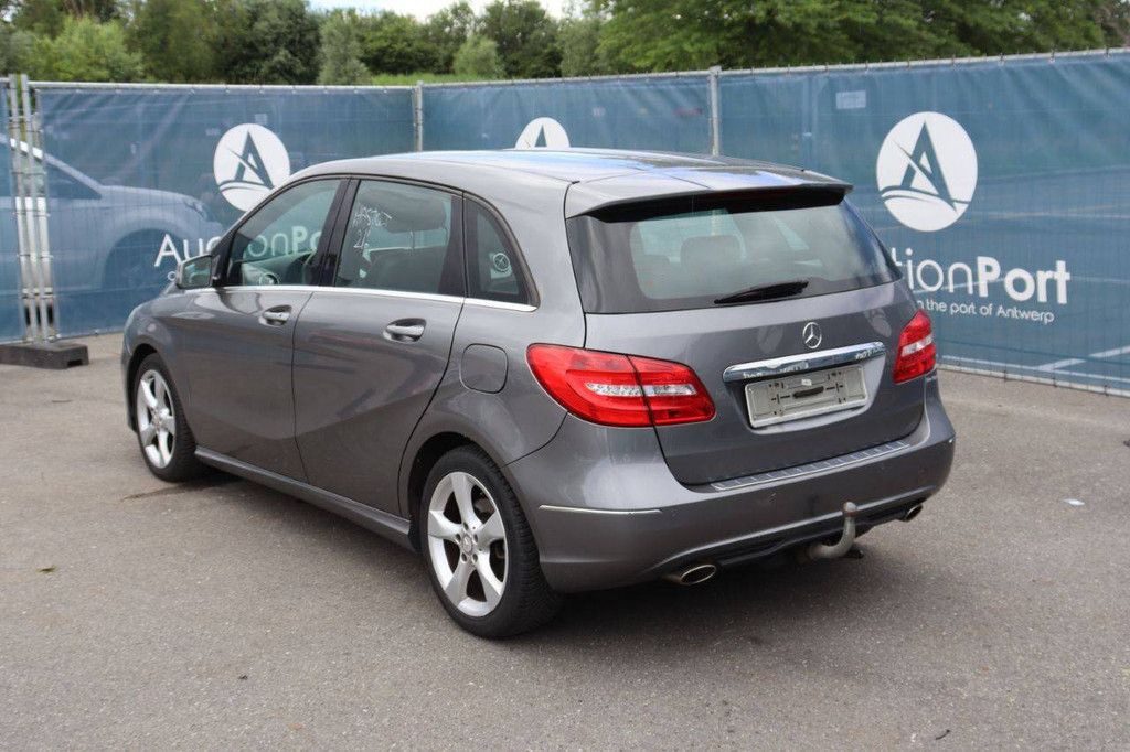 Passenger car Mercedes-Benz B-Class Diesel 109hp 2012 (Margin)