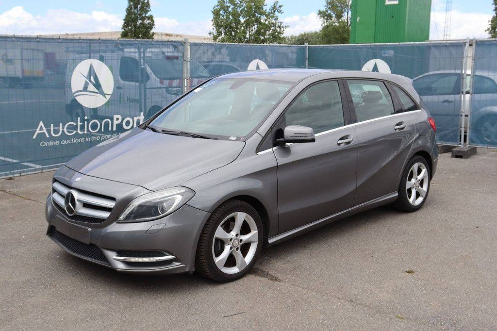 Passenger car Mercedes-Benz B-Class Diesel 109hp 2012 (Margin)