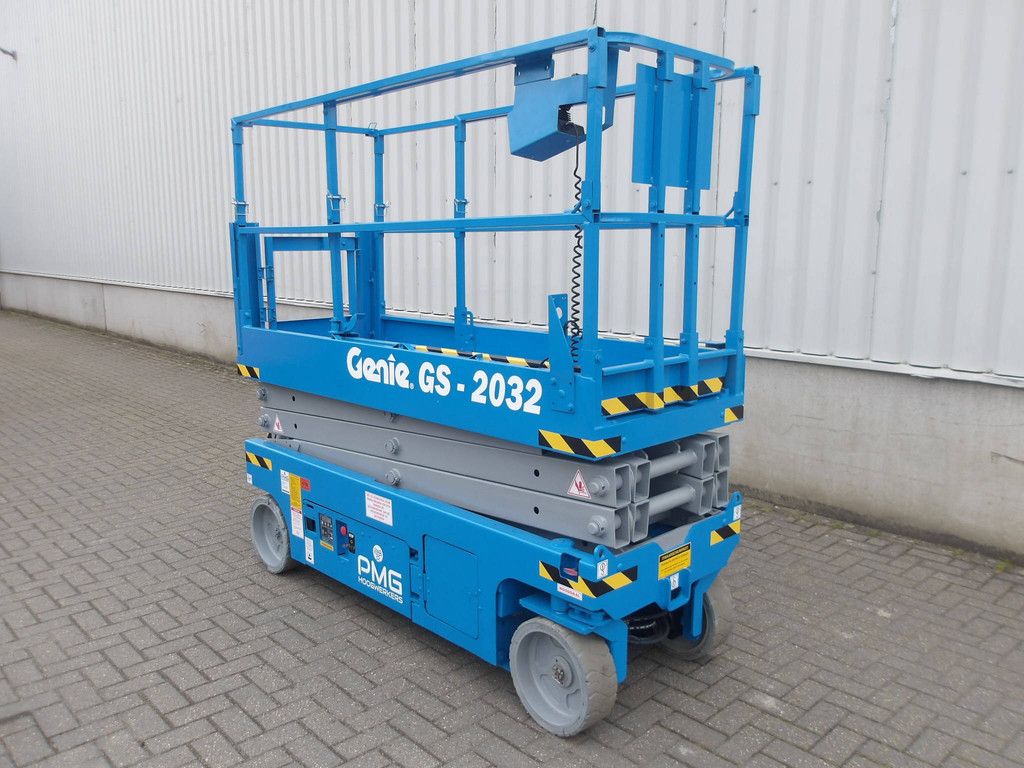 Scherenbühne Genie GS-2032 8,10 m elektrisch 2013
