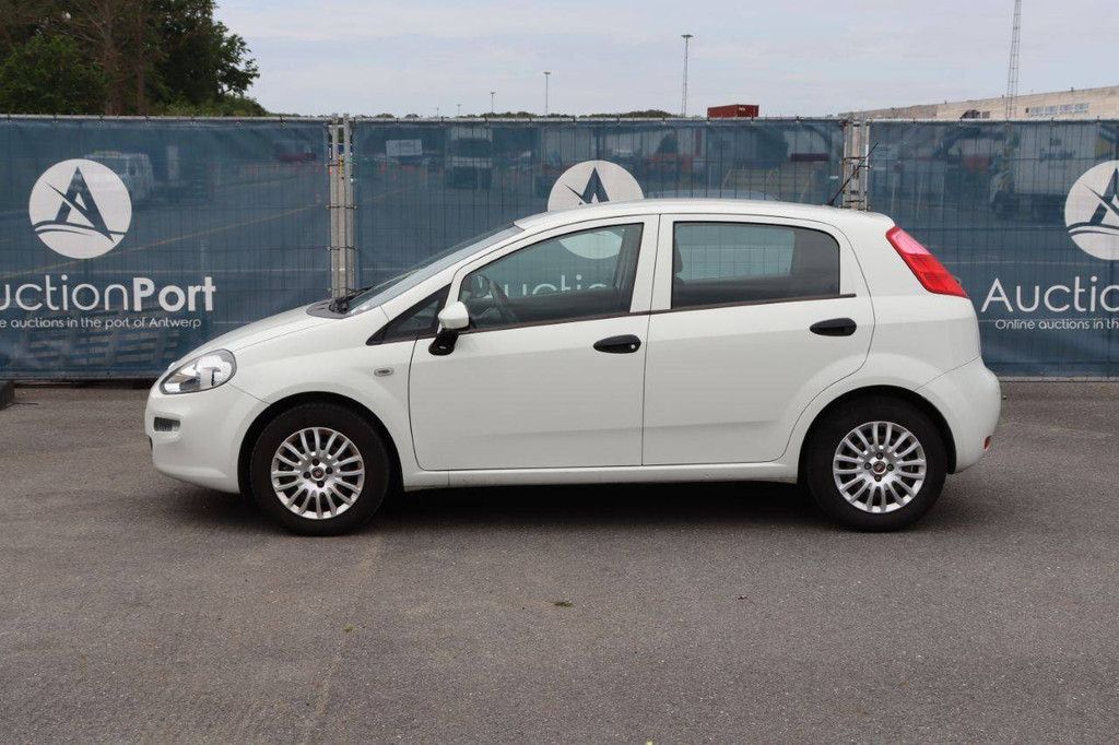 Pkw Fiat Punto Benzin 69 PS 2016 (Marge)