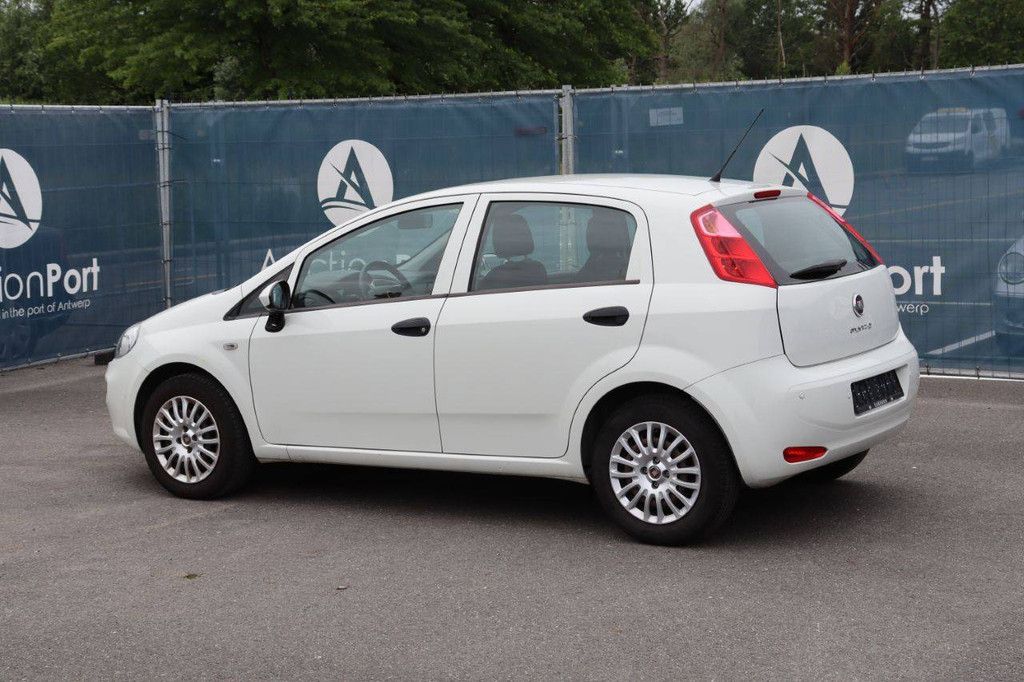 Pkw Fiat Punto Benzin 69 PS 2016 (Marge)