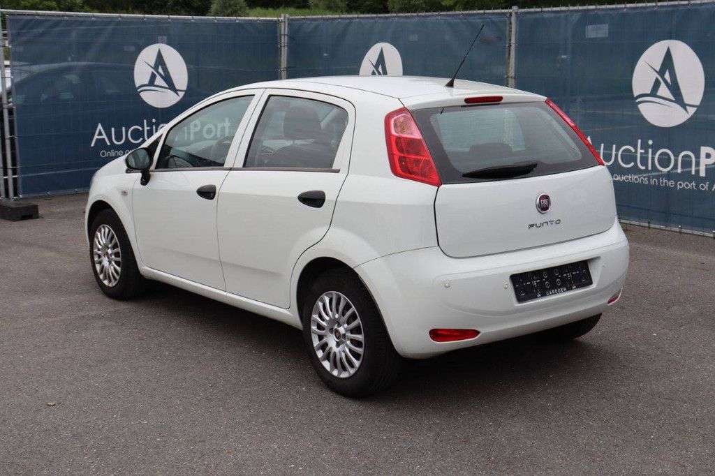 Pkw Fiat Punto Benzin 69 PS 2016 (Marge)