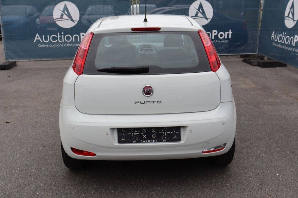 Pkw Fiat Punto Benzin 69 PS 2016 (Marge)